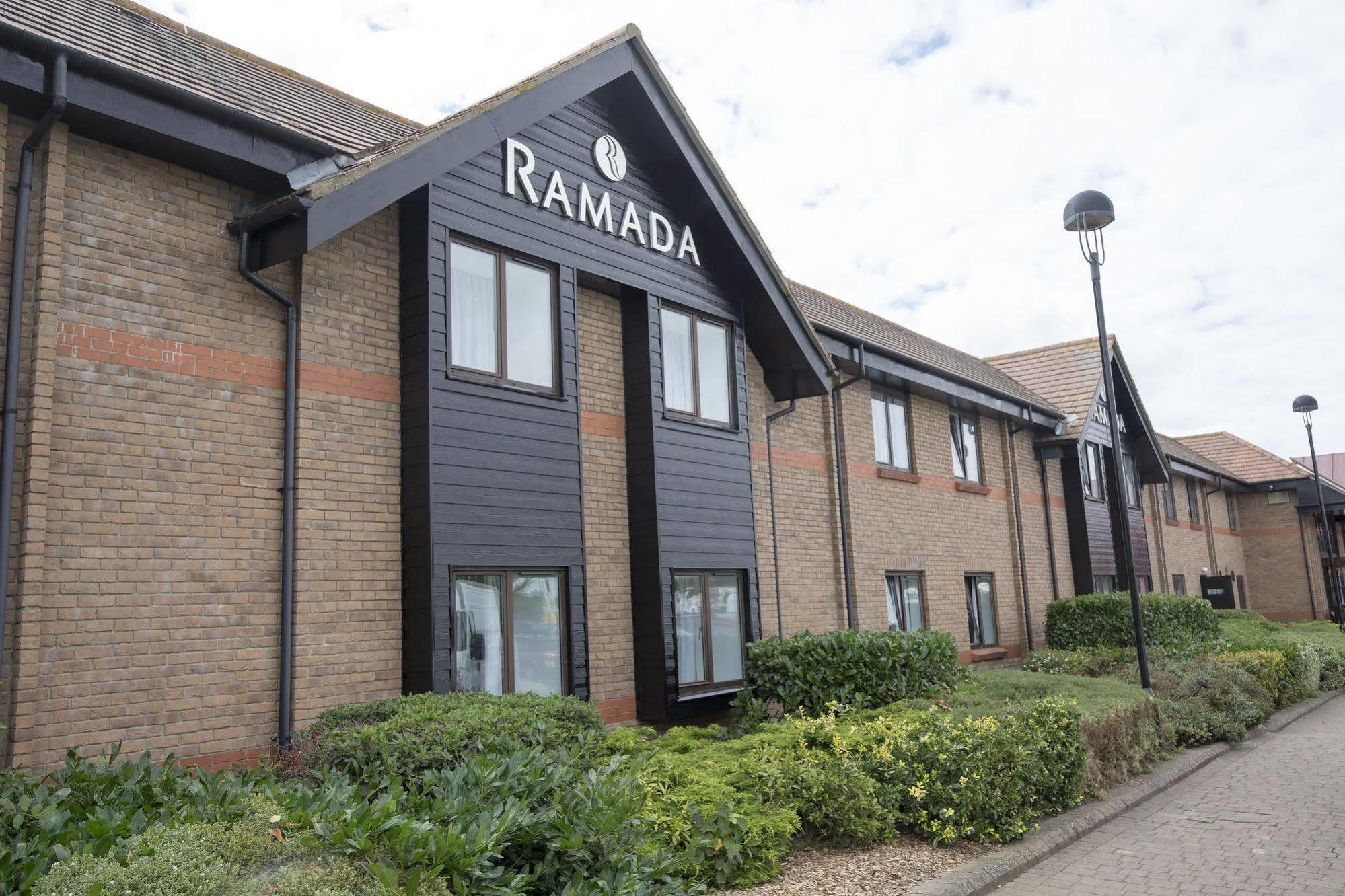 Готель Ramada Cambridge Екстер'єр фото